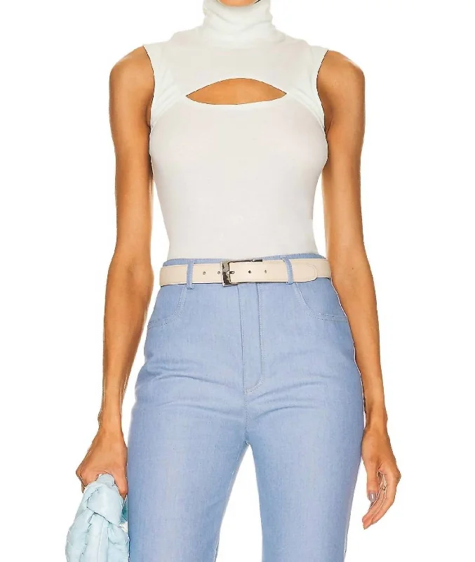 Sleevless Cutout Turtleneck Top In Mint